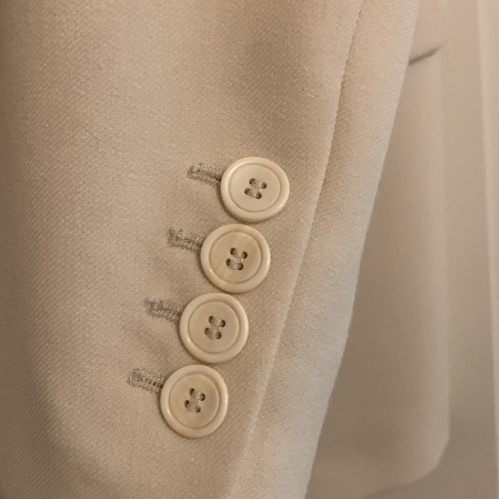 Blazer - Picture 3 of 7